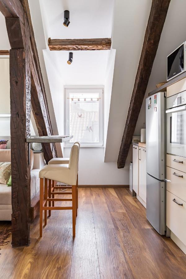 Апартаменти Petrova Attic Спліт Екстер'єр фото